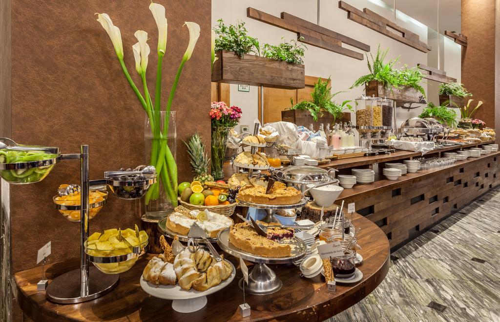 Mds Hotel Concepción Exterior foto A buffet at a hotel